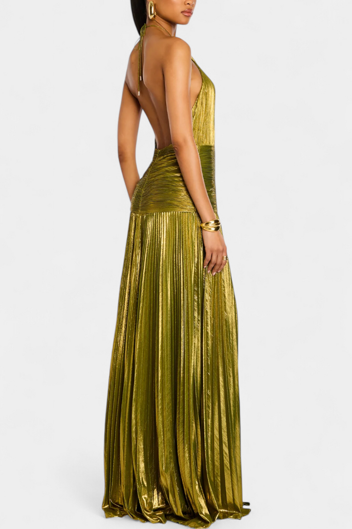 Hannah | Dazzling Elegance with a Backless Style