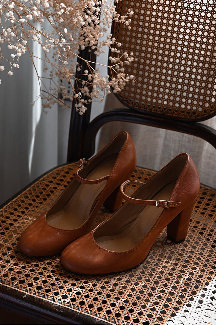 Elizabeth - Everyday Sandals with Small Heel